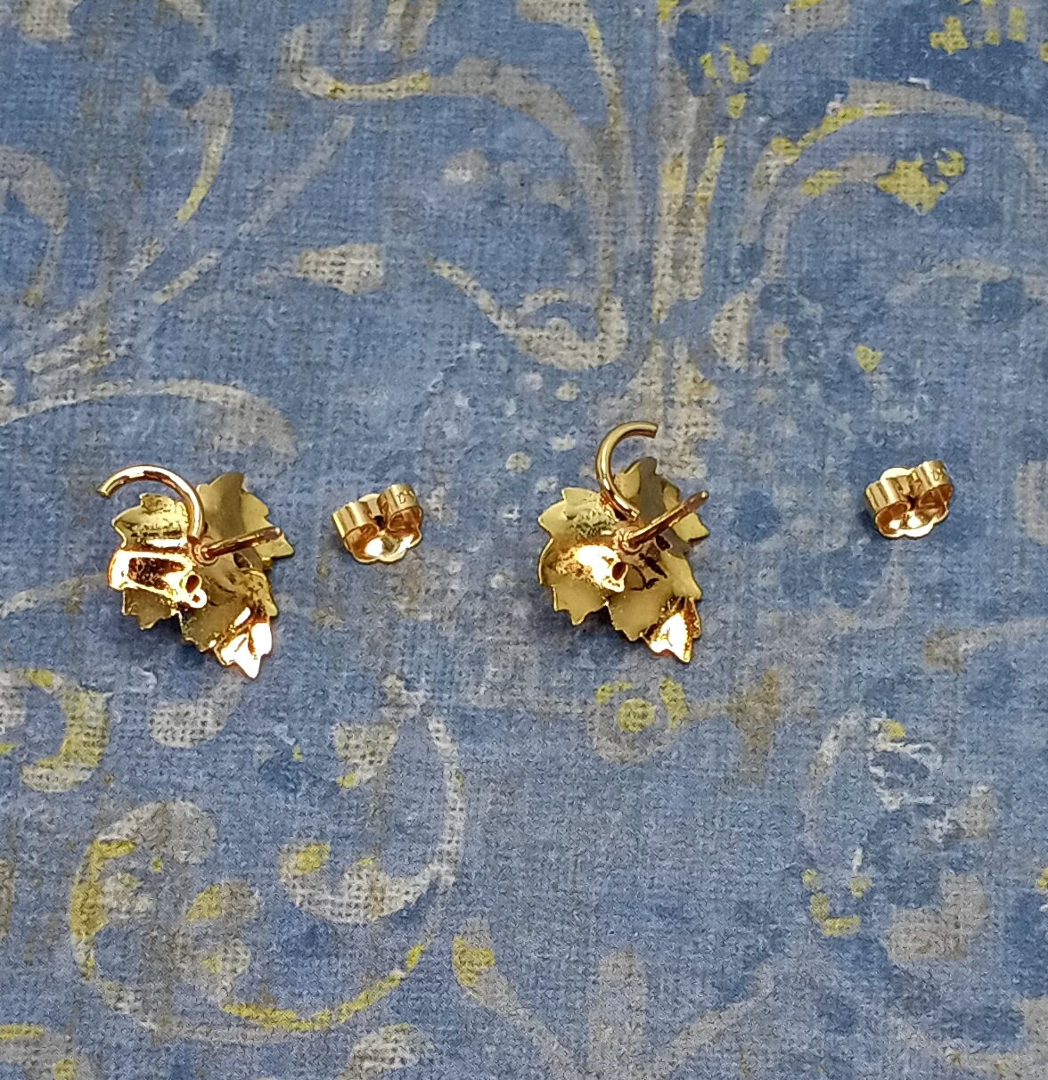 Vintage Rare KREMENTZ 14k Gold Cultured Pearl Grape Leaf