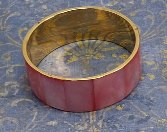 Vintage 1970's Brass Pink Mother of Pearl  Bracelet, Inlaid Pink Mop Shell On Brass Bangle