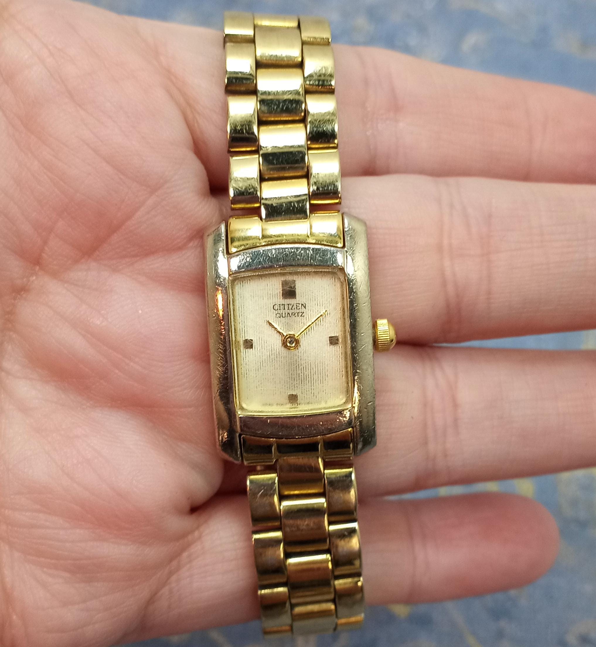 Vintage CITIZEN Quartz Wrist Watch Gold Tone Rectangular  display picture 3