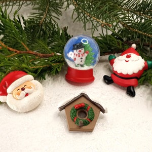 vintage Collection de broches de Noël Hallmark 4 début des années 80, boules à neige du père Noël, maison d'oiseau