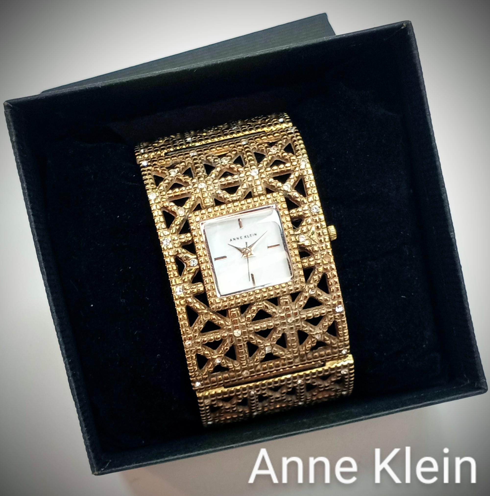 Vintage Anne Klein Gold Tone Articulated Link Watch: Working  display picture 2