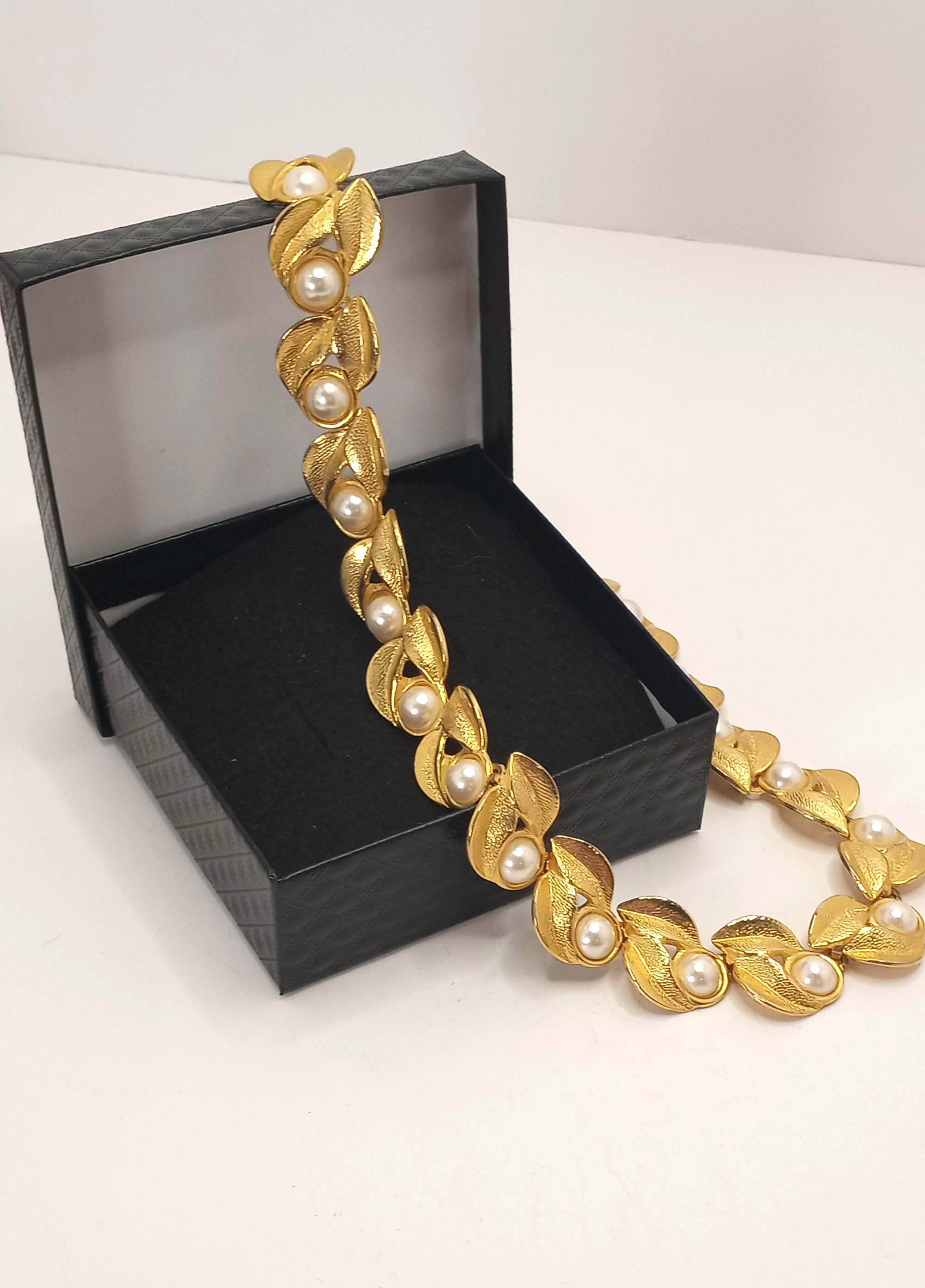 暮らしに便利なアイテム Vintage 70's Gold Tone Faux Pearl Articulated Speciality その他