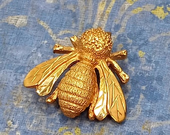 Vintage DYNASTY Gold Tone Bee Brooch 1950's Scatter Pin