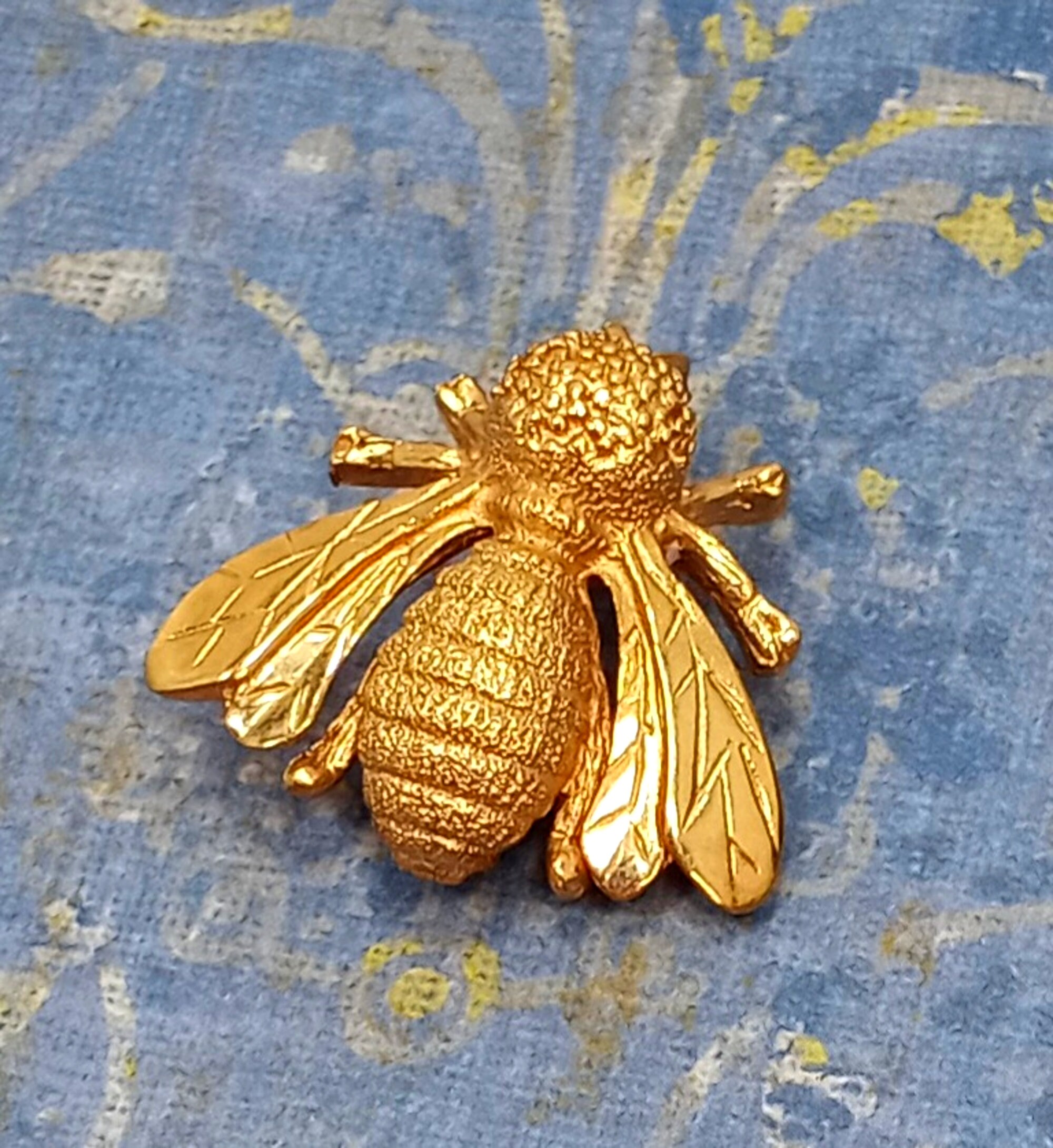 Vintage DYNASTY Gold Tone Bee Brooch 1950's Scatter Pin - Etsy