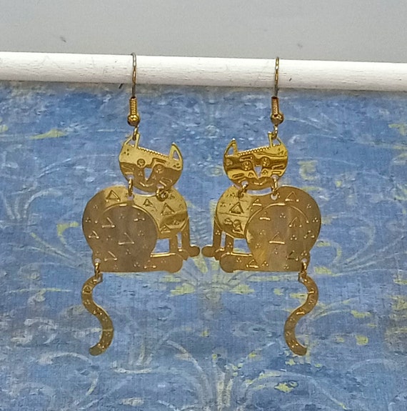 Vintage Gold Tone Articulated Cat Dangle Earrings Pierced Hook Earrings