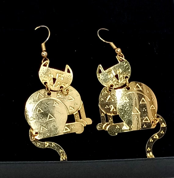 Vintage Gold Tone Articulated Cat Dangle Earrings Pierced Hook Earrings View 2