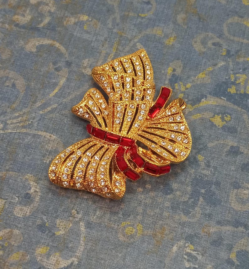 Red Ribbon Broche JBK Jackie Kennedy Gold Tone Ribbons Red Baguettes Crystals Brooch - Etsy