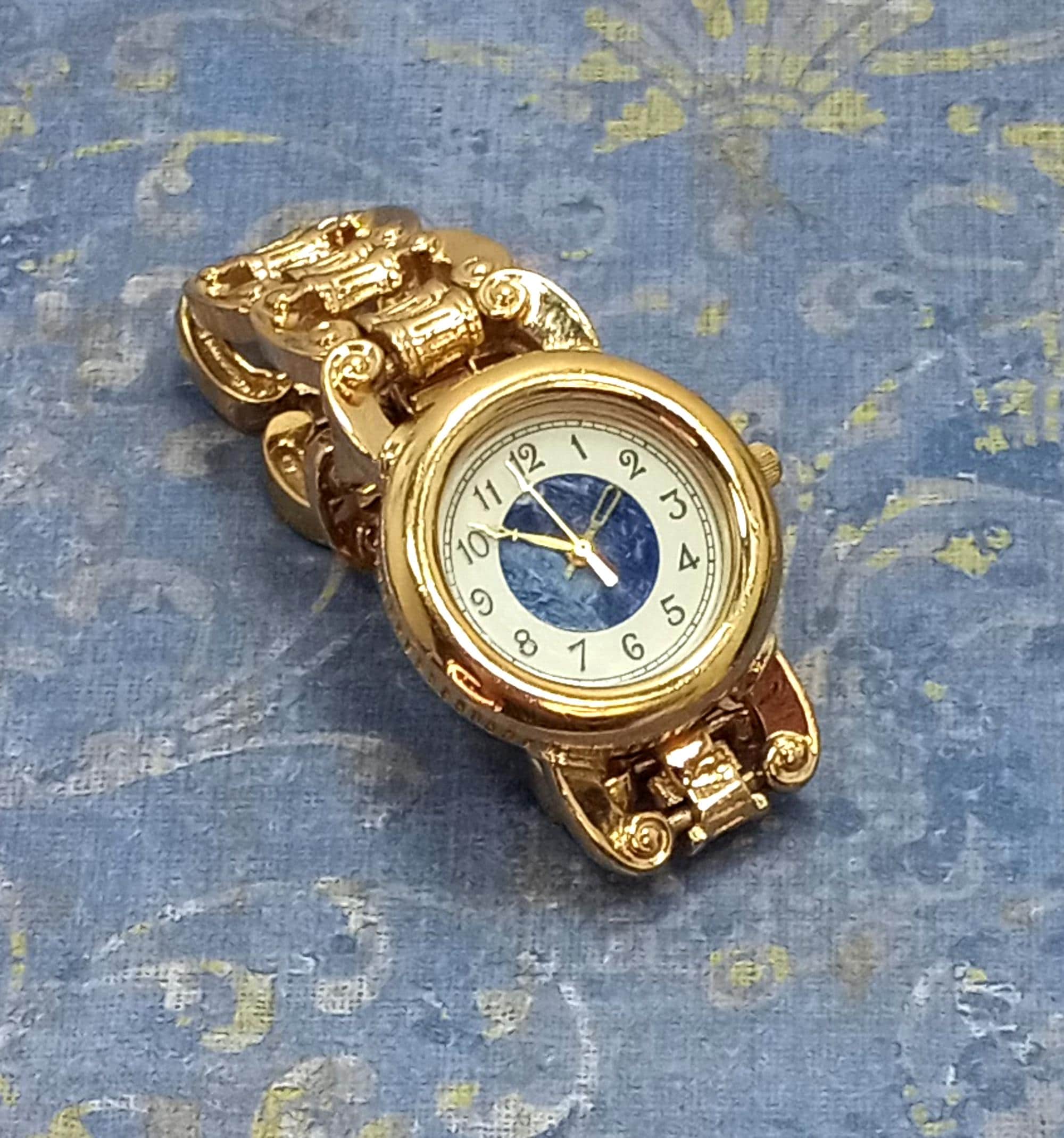 Vintage Diane von Furstenberg Gold Tone Watch Black Dial Crystal Accent Quartz Vintage Diane Von Furstenberg Gold Tone Open Link Quartz  main image 4
