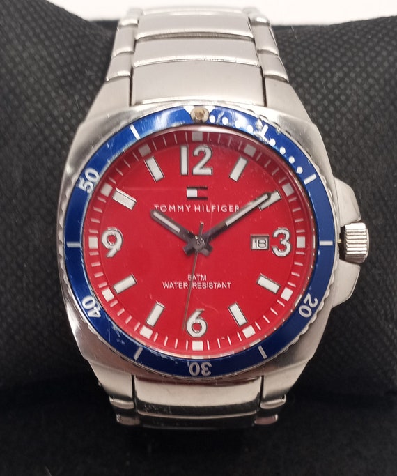Vintage Tommy Hilfiger Men's Watch Silver Tone Red Face Time Date F90306  Working 