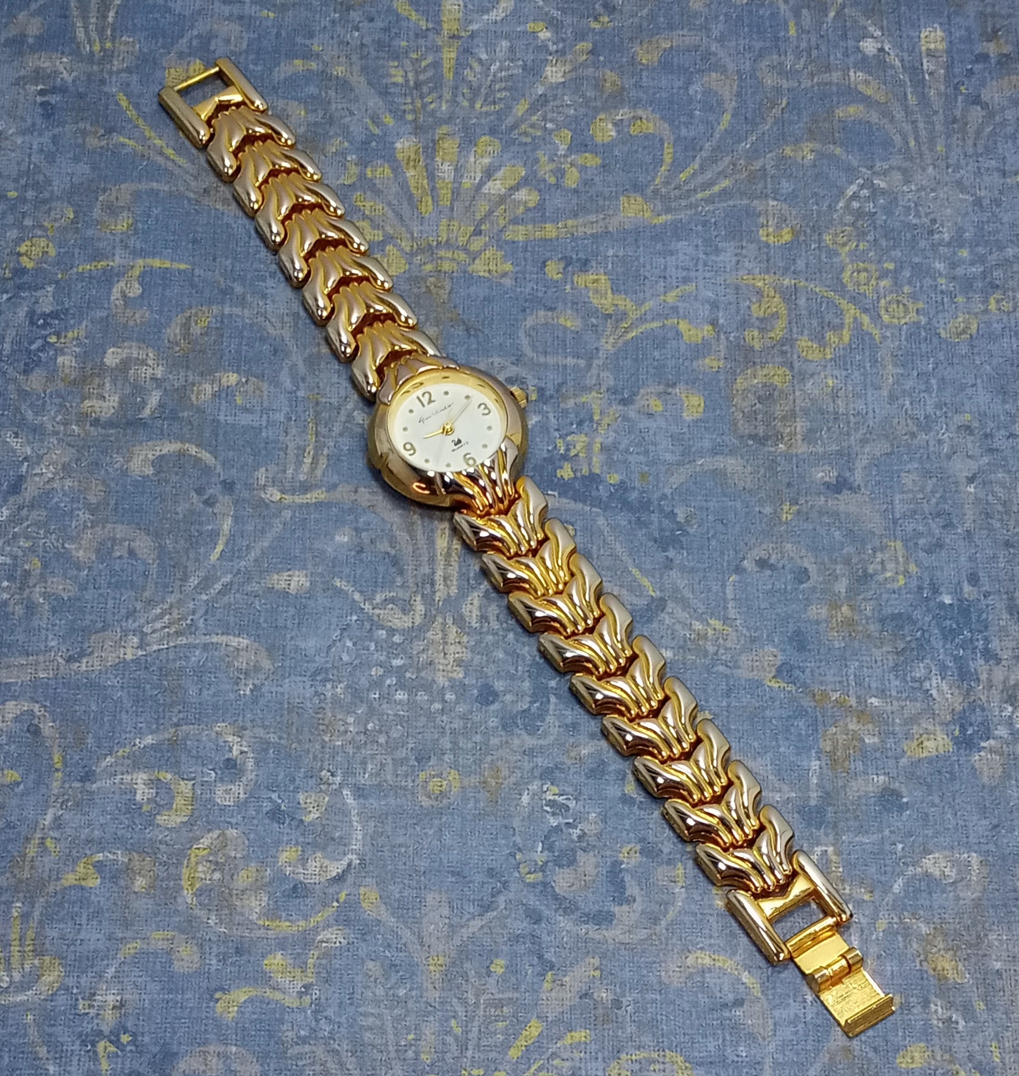 Vintage Gloria Vanderbilt Gold Tone Link Watch: Swan Logo - Etsy display picture 1