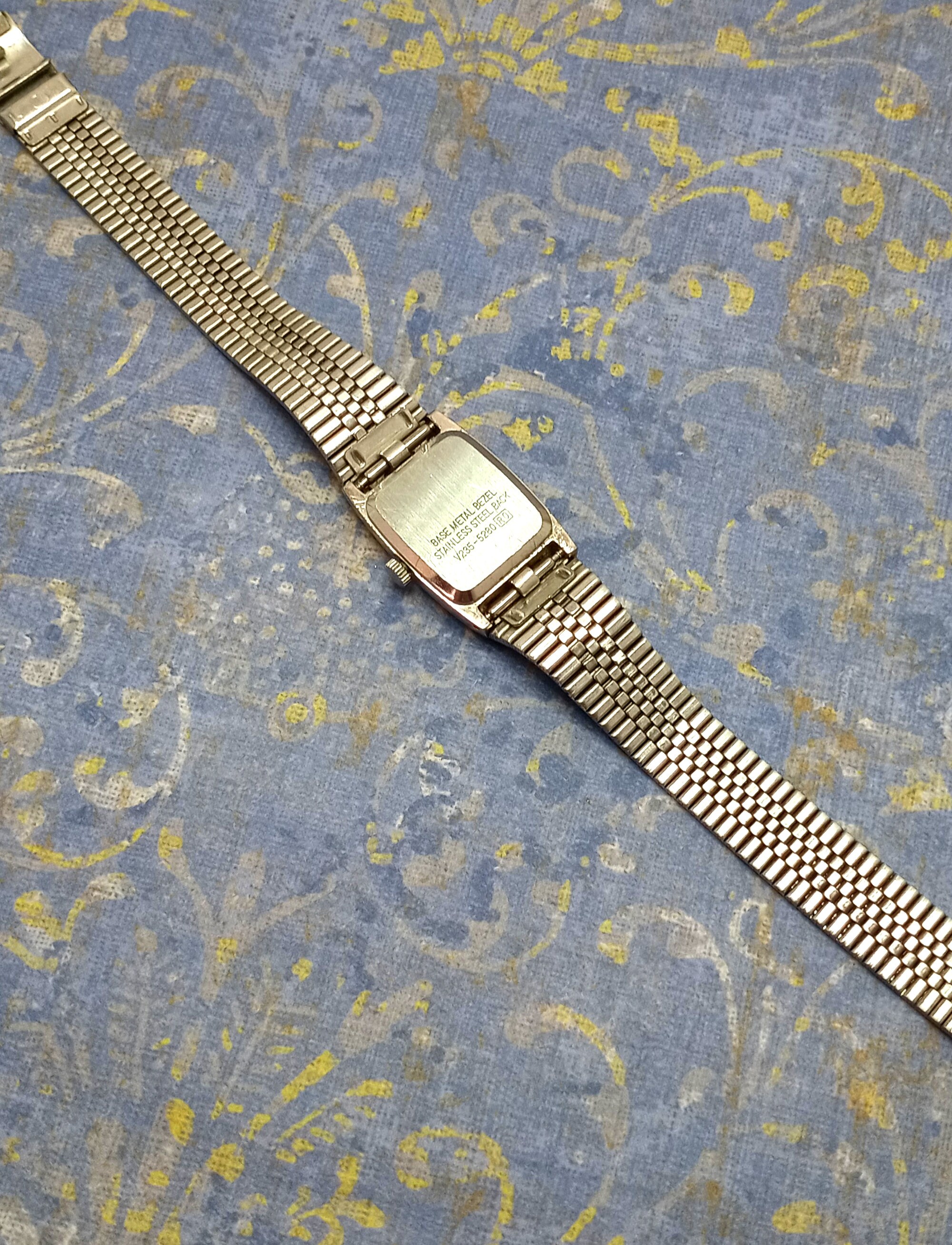 Vintage Lorus Women's Quartz Wrist Watch Silver Tone Narrow