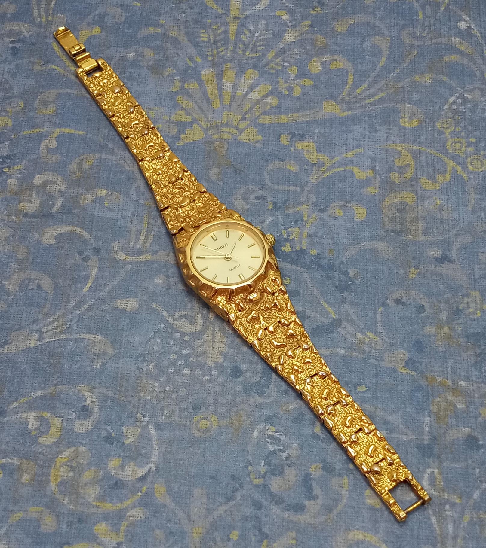 Vintage Citizen 2086627 Gold Tone Stainless Steel Quartz Watch “New Battery” BREDA Gold-Tone Square Esther bracelet Watch with Light  main image 4