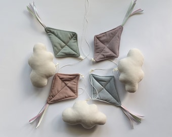 Guirlande de nuages et de cerfs-volants en velours dans un style bohème, décoration murale, décoration de chambre de bébé, décoration de chambre d'enfant, décoration de fête d'enfants, guirlande en peluche