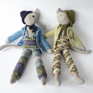 Boneco de pano Cat Boy: bicho de pelúcia costurado à mão com roupas de crochê