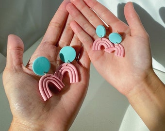 Pendientes de arcilla arcoíris para niñas / Pendientes personalizados, pendientes de arcilla polimérica hechos a mano, pendientes de clip, pendientes para niñas pequeñas, pendientes para niños