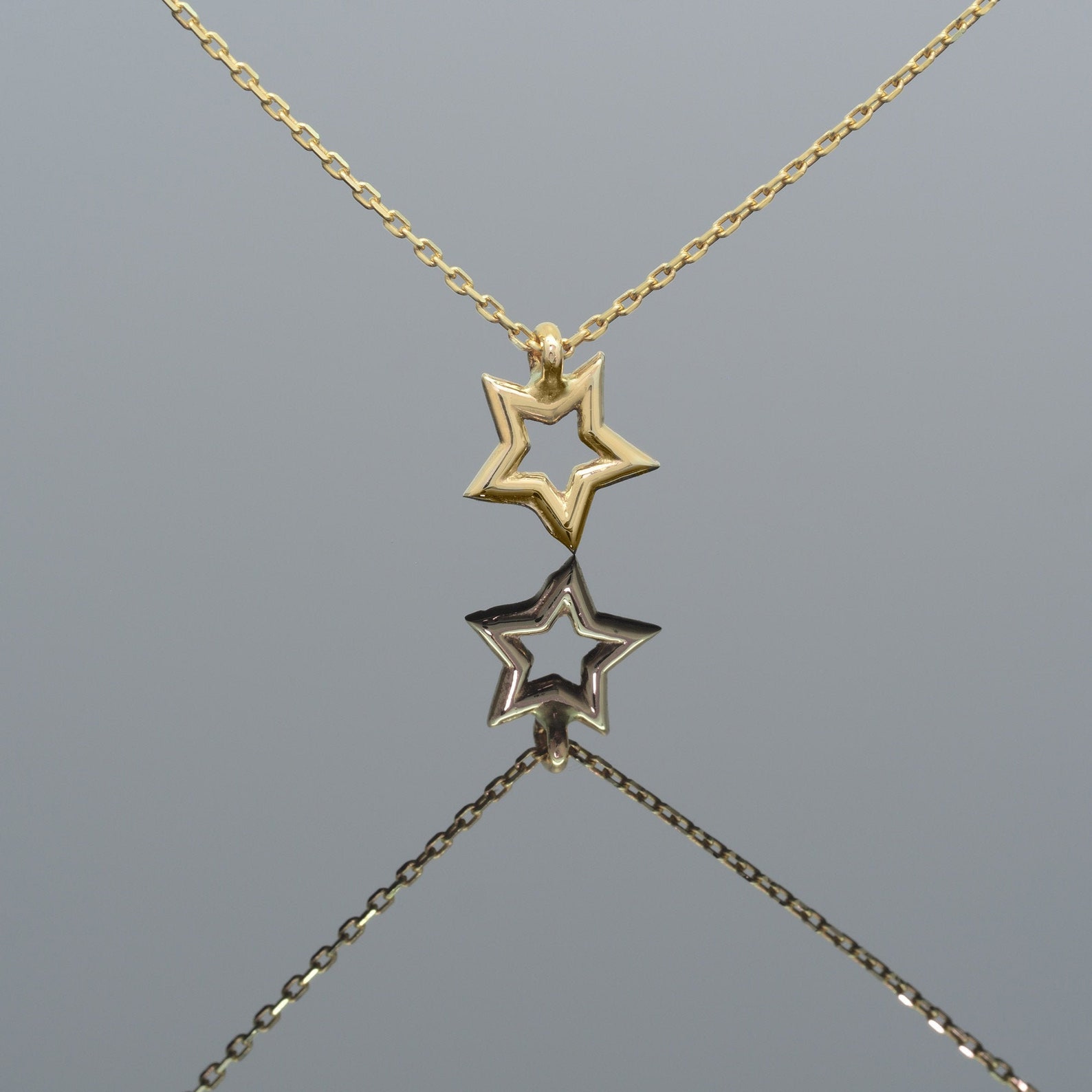 14K Solid Gold Mini Star Charm Colgante / Collar de oro en Etsy