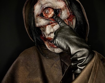 Silicone monster mask with detachable large eyeballs and skin - Free Shipping
