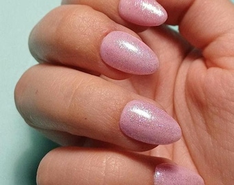 Uñas postizas rosas con purpurina para eventos, bodas, fiestas y ocasiones elegantes.