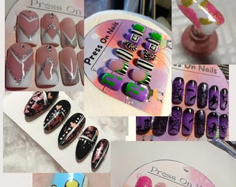 Nagels ZOALS JIJ WILT! Handbeschilderde, herbruikbare, zelfklevende nagels, volledig gepersonaliseerd.