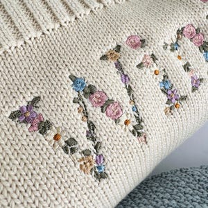 Personalized Organic Cotton Baby Blanket: Embroidered Floral Newborn Gift
