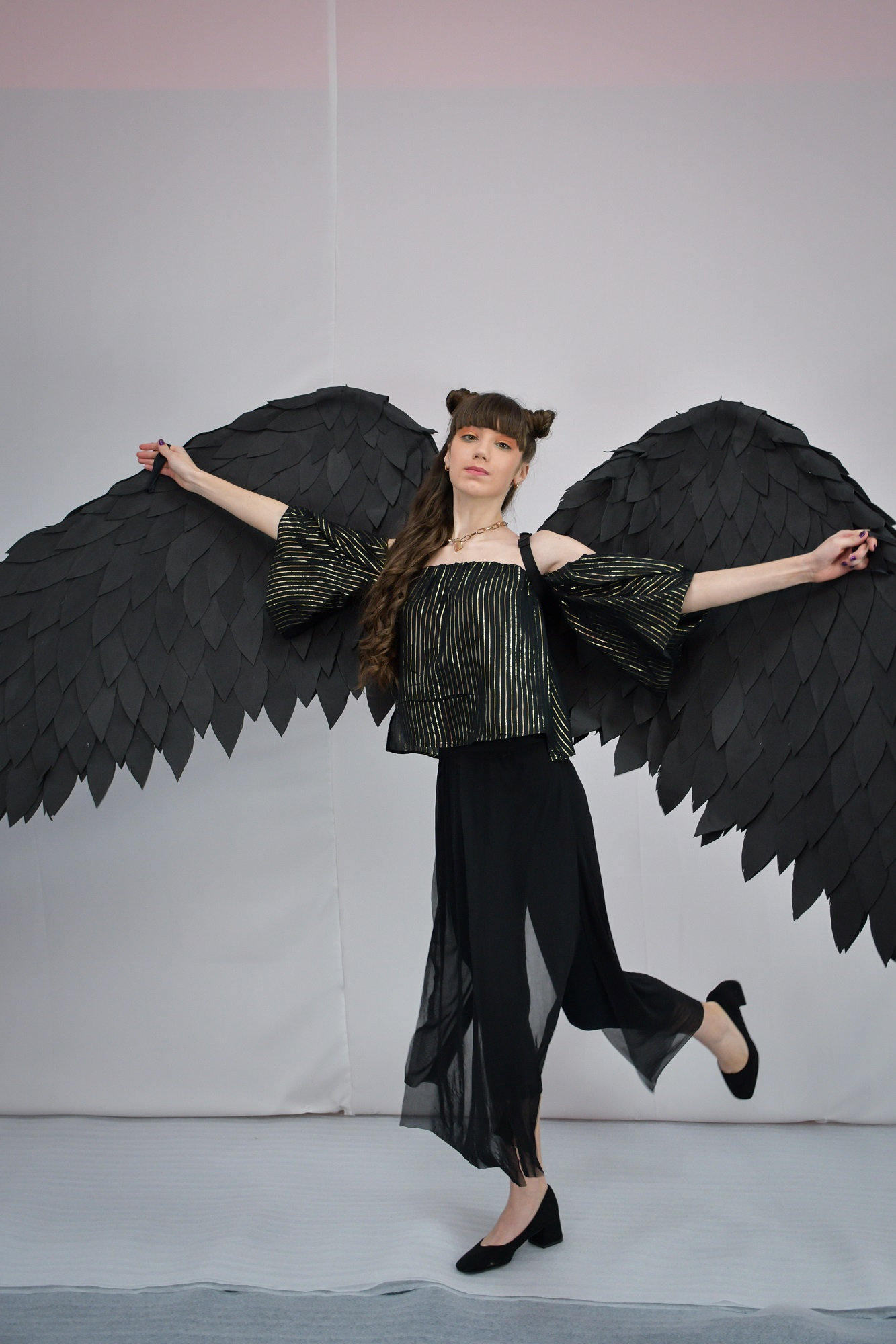 カーニバル衣装 黒羽毛 純正羽 装飾品 黒天使の羽 カーニバル衣装 羽 写真小道具 ハロウィン衣装