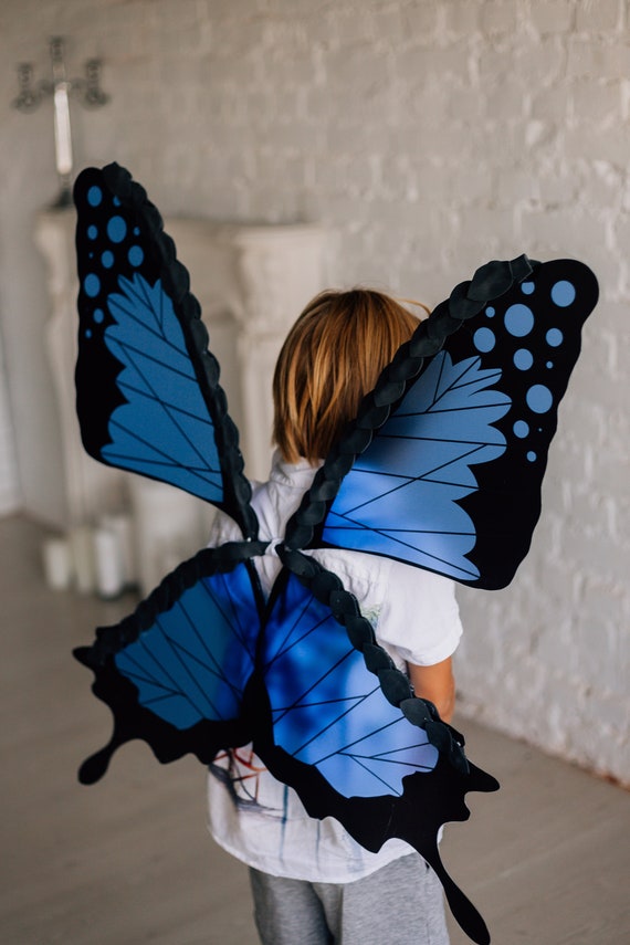  Elegantes alas de mariposa azules geniales para adultos, 35 x  26 pulgadas, 1 unidad, material de alta calidad, diseño único y llamativo,  perfecto para disfraces, fiestas y festivales : Hogar y Cocina