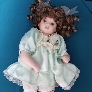 Porcelain Doll Girl,Sweet Porcelain Doll,Sitting Doll