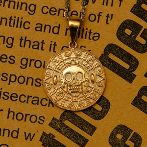 Inspirierter Piraten-Anhänger der Karibik - vergoldete nautische Halskette für Männer und Frauen, Vintage Treasure Geschenk und Film Schmuck