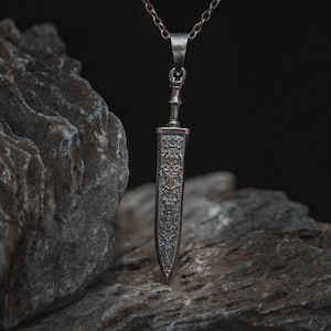 Ludwig&#39;s Holy Blade Pendant: Dark Silver Sterling Silver Greatsword Necklace