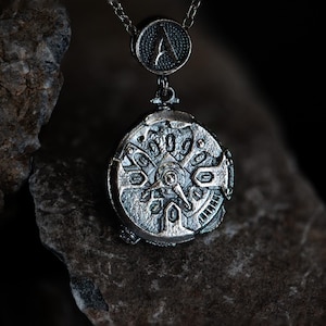 Inspired Arcane Ekko Stopwatch Pendant – S925 Dark Silver Necklace for League of Legends Fans, Gamer Jewelry, Cosplay and Anime Gift
