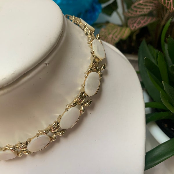 Vintage Coro necklace, mother of pearl gold tone adjustable choker necklace, elegant designer gold choker, designer gold necklace