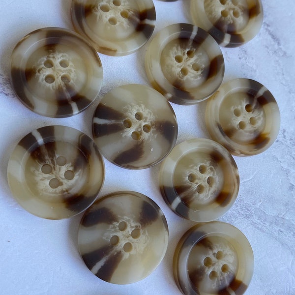 22mm Striped Faux Horn Buttons