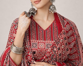 Boho Black Cotton Kurta Set with Red Dupatta – Ethnic Printed 3 Piece Indian Outfit