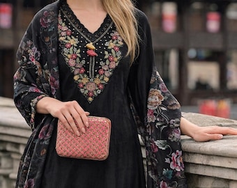 White handmade Embroidered Kurta Set with Floral Dupatta: 3-Piece Indian Outfit