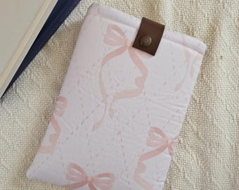Padded Kindle Sleeve Pink Bow Kindle Sleeve for Book Lovers Durable Protective Case Perfect for Readers