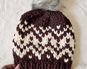 Bonnet jacquard tricoté à la main | Laine mélangée avec pompon en fausse fourrure