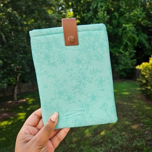 Padded Kindle Sleeve Blue Kindle Sleeve for Book Lovers Durable Protective Case Perfect for Readers
