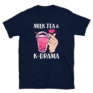 Oppa Finger KoreanischEr Milchtee und K-Drama Unisex T-Shirt