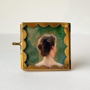 Small Scalloped Edge Brass Frame | 2.5"x2.5" | Whimsical Keepsake | Tabletop Frame