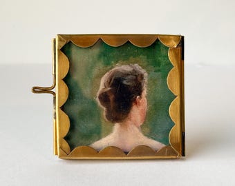 Small Scalloped Edge Brass Frame | 2.5"x2.5" | Whimsical Keepsake | Tabletop Frame