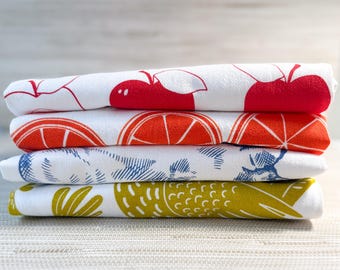 Kitchen Towel Bundle, Set of 4, Farmhouse Designs, 28"x28"
