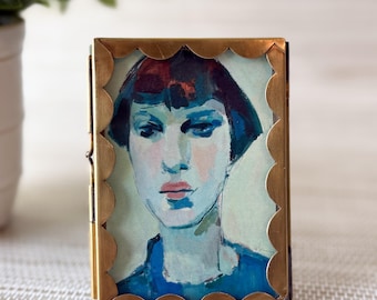 Scalloped Edge Vintage Brass Frame | 2.5"x3.5 " | Keepsake Tabletop Frame