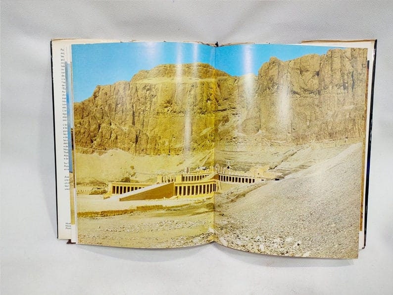 エジプト文明図鑑、1976年版、現代国サイズ：33x24。参考文献：CZC