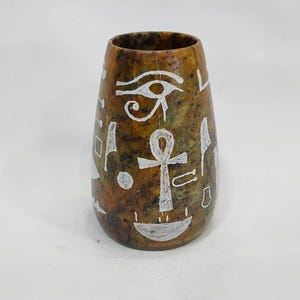 Marble vase. Alabaster. Pharaonic vase. Homer's stone won. Hand carved. Eye of Horus . The key to life. Made in Egypt
