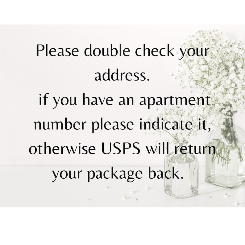 K&ouml;nnte beinhalten: Ein wei&szlig;er Hintergrund mit schwarzem Text, der lautet: "Bitte &uuml;berpr&uuml;fen Sie Ihre Adresse. Wenn Sie eine Apartmentnummer haben, geben Sie diese bitte an, andernfalls wird die Deutsche Post Ihr Paket zur&uuml;ckgeben."