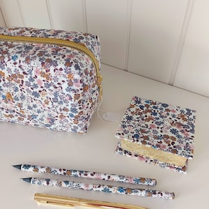 Cosmetic bag or glossy floral or smooth printed case - Padded travel bag - School pencil case - Organizer