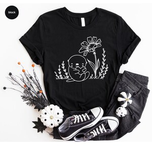 Camisetas con gráficos de nutria, camisetas con animales, camisetas lindas de nutria, camisetas florales, regalos de nutria, camisetas con flores, camisetas de naturaleza, camisetas divertidas de nutria imagen 5