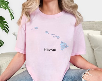 Comfort Colors®Hawaii Word Cloud Map Shirt, Hawaiian Islands Design for Cultural Pride, Nostalgic Travel Souvenir Graphic Unisex Tank Top