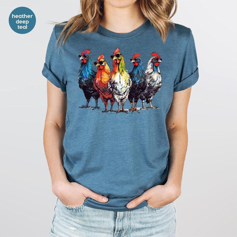 Camiseta de pollos geniales, camisetas de animales de granja, camiseta de cuello en V de granjero, camisetas gráficas divertidas de granja, regalo para amigos, camiseta unisex para adultos imagen 4