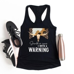 T-shirt cowboy, T-shirt western, T-shirt country, T-shirt Texas, T-shirt Beth Dutton, T-shirt du Sud, T-shirt « Méritait d'être accompagné d'un avertissement », T-shirts graphiques image 7
